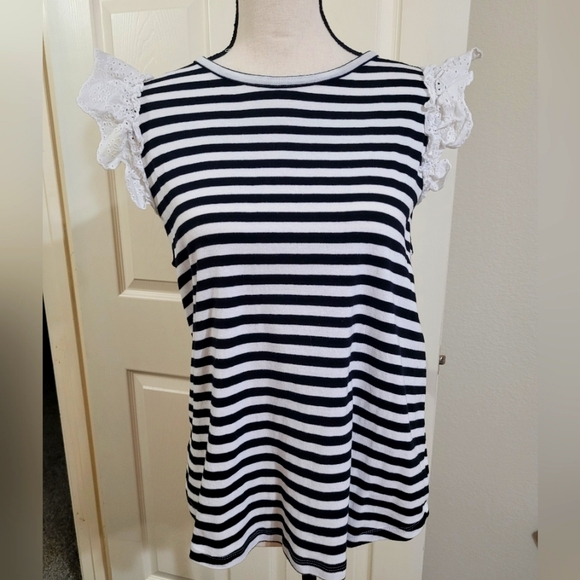 Who What Wear Tops - 4/$25 Who what wear XL black and white stripe tank w lace shoulders